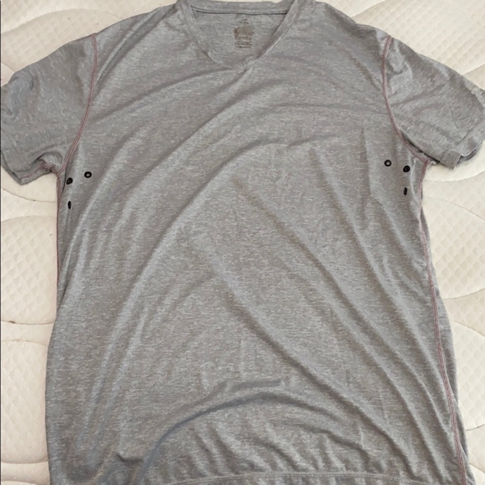 Roots small V-Neck T-Shirt